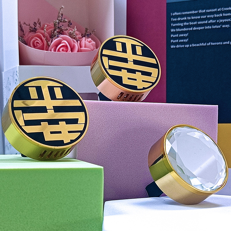 出风口车载香薰汽车香水香氛扩香器车用高档装饰空调车内摆件精油