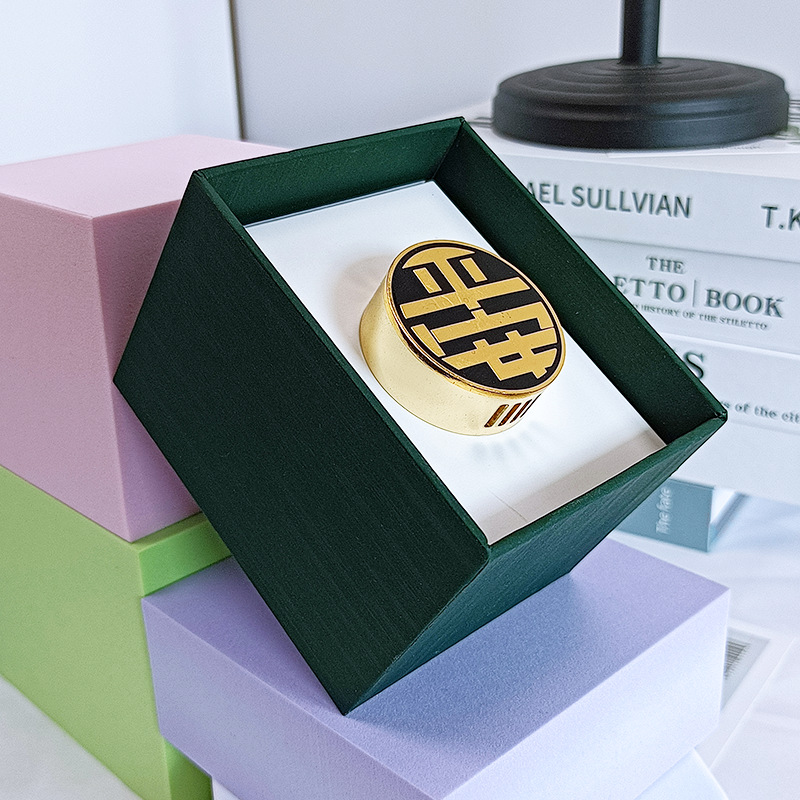 出风口车载香薰汽车香水香氛扩香器车用高档装饰空调车内摆件精油