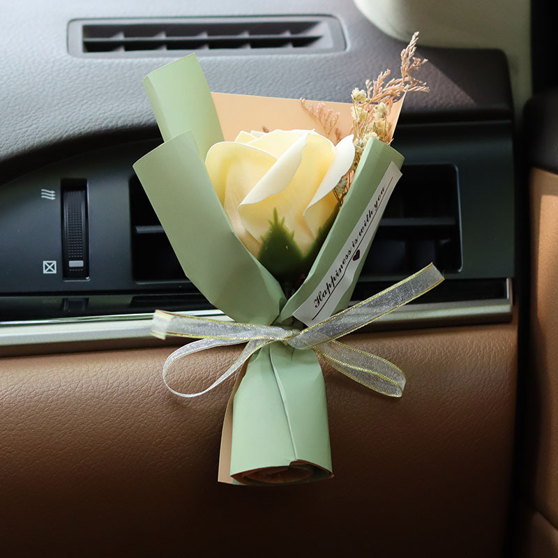车载香薰汽车空调出风口干花摆件创意女汽车内装饰品花车用香氛