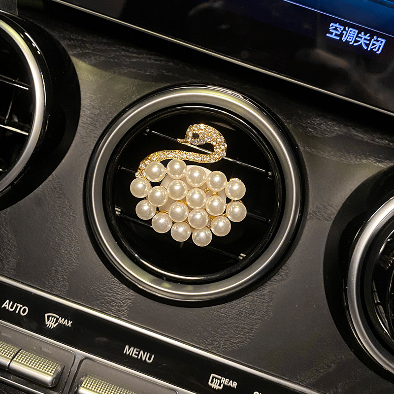 天鹅镶钻车载香薰汽车空调出风口香水珍珠天鹅车内饰品摆件批发