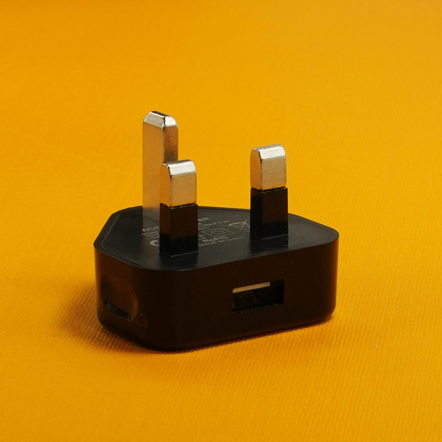 Triangle English Standard Single USB Charger 5V2.1A Mobile Tablet Universal Smart Charging Head Suitable for Apple Android