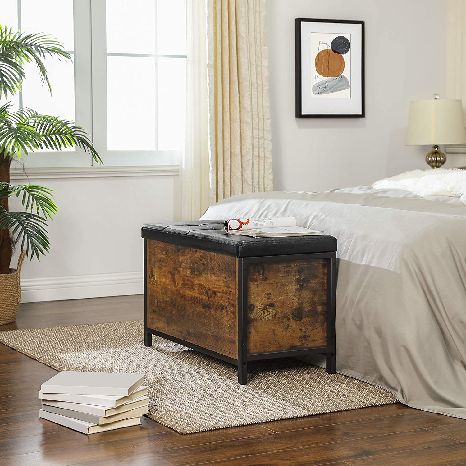 32英寸工业纽扣簇绒翻盖储物长凳，纯素人造皮革，黑色，质朴棕色