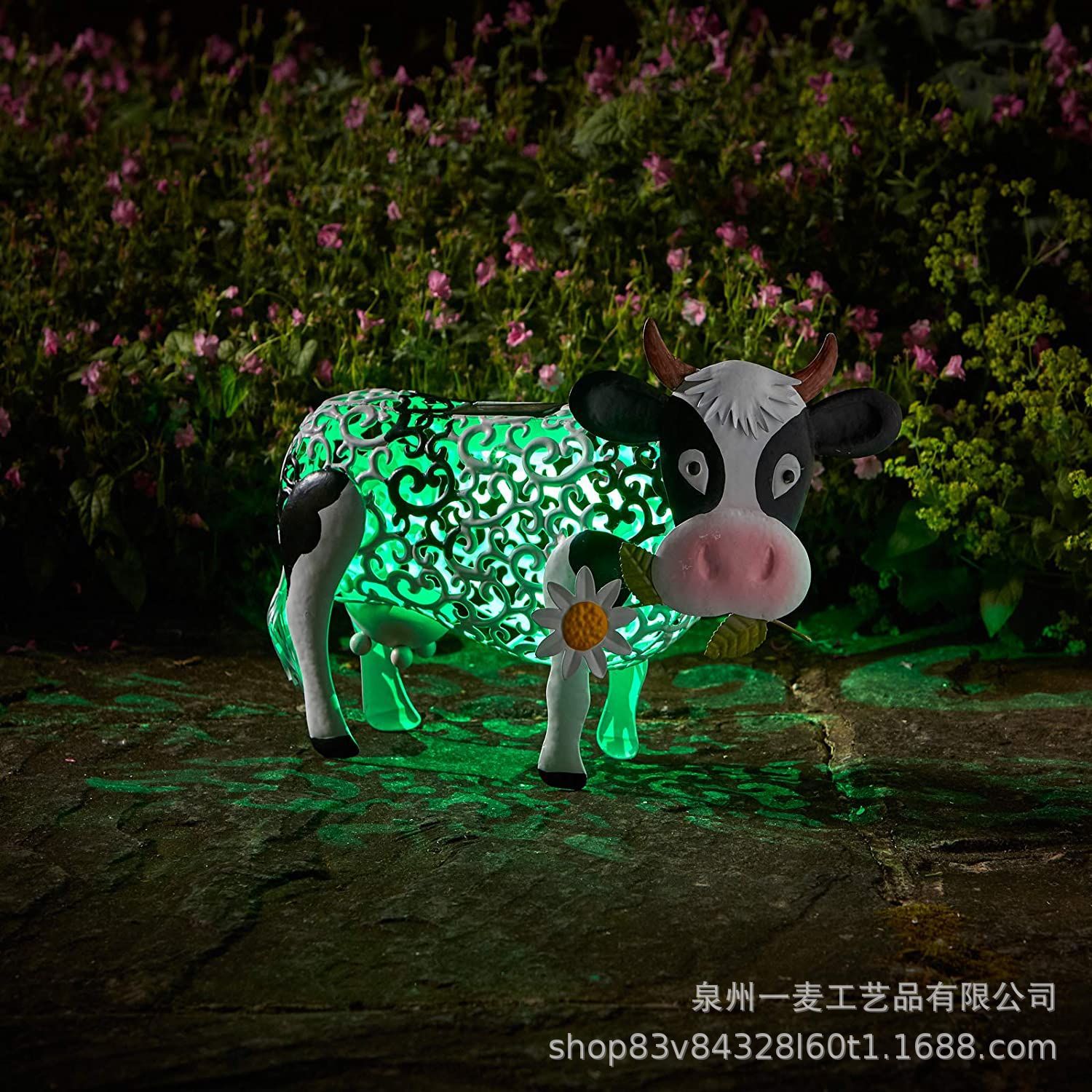 跨境爆款太阳能奶牛金属铁艺镂空奶牛户外庭院花园草坪装饰奶牛灯