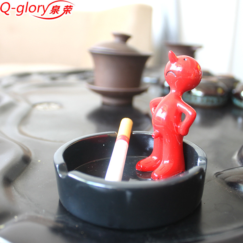 时尚创意个性树脂卡通红小色人客厅办公室烟灰缸送男朋友