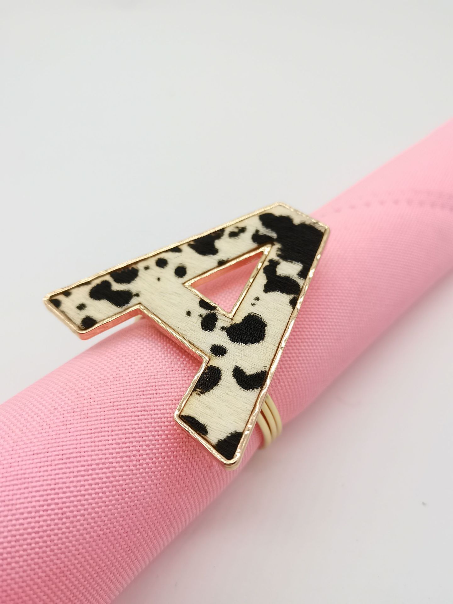 跨境爆款合金字母餐巾环西餐厅餐巾扣豹纹字母餐巾圈批发