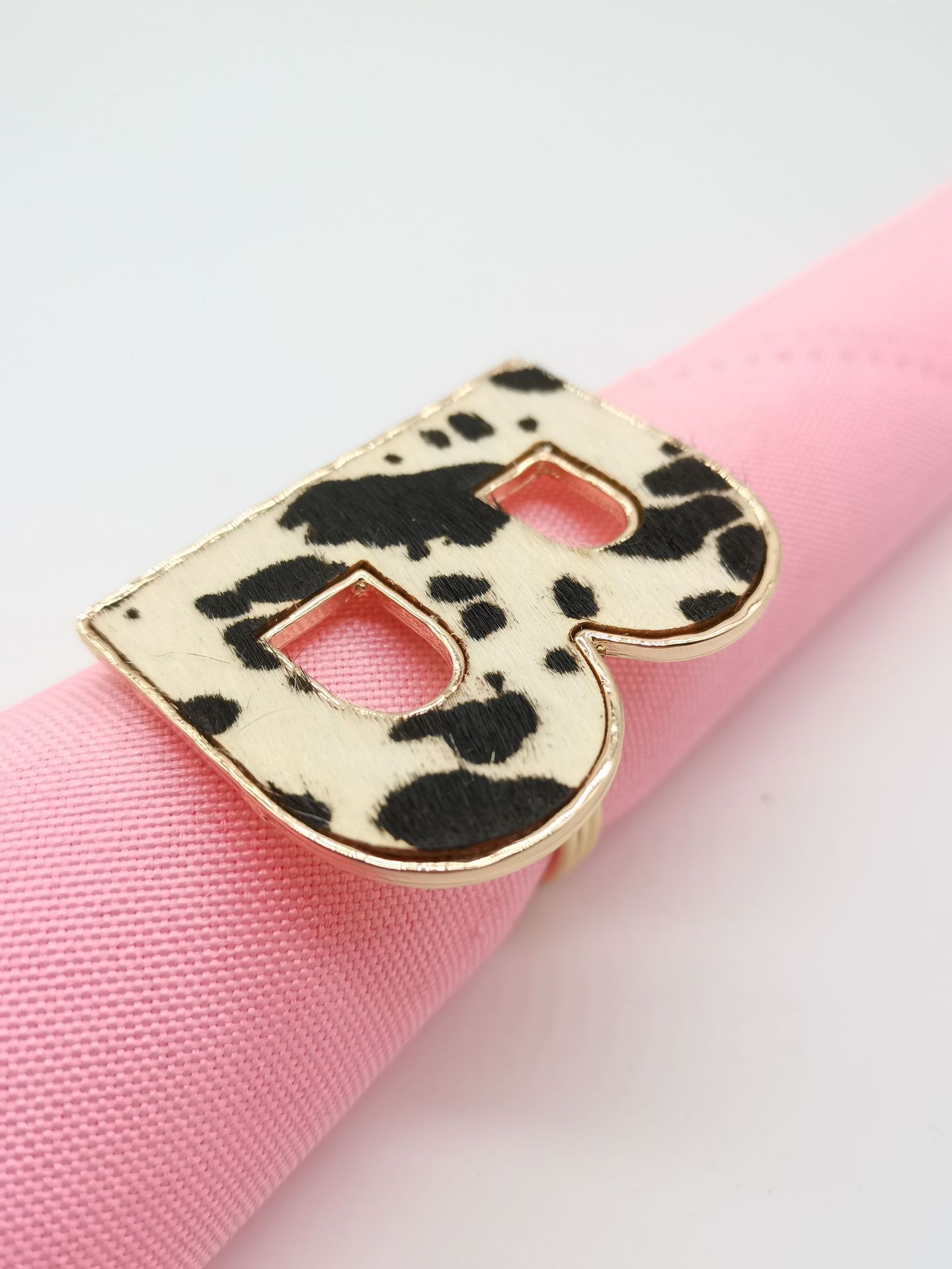 跨境爆款合金字母餐巾环西餐厅餐巾扣豹纹字母餐巾圈批发