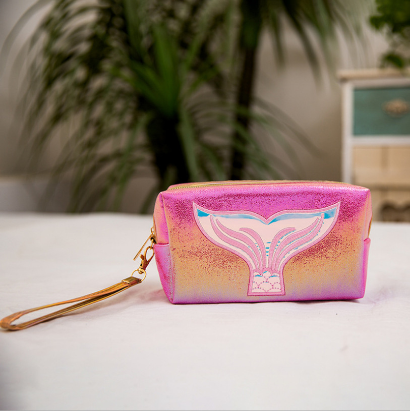 绣花鱼尾巴PU化妆包镭射包批发logo收纳包防水洗漱包