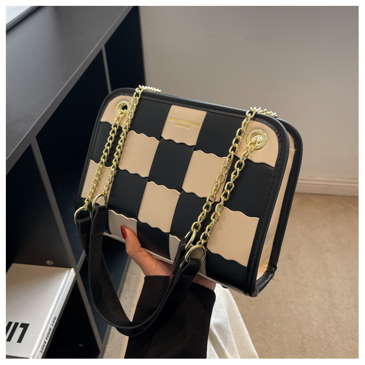 时尚百搭撞色拼接链条格子单肩女包热销爆款棋盘格单肩斜