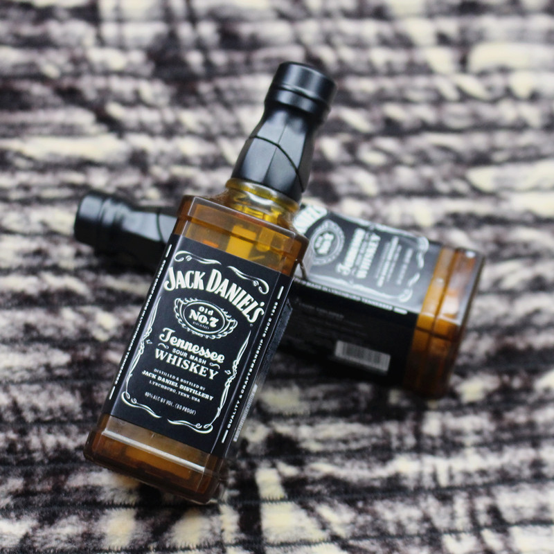 批发 创意威士忌洋酒瓶打火机 个性新奇特充气明火打火机