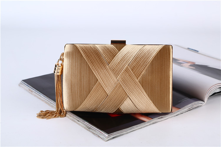 晚宴包真丝晚装包流苏吊坠手拿包丝绸宴会包厂家直销现货