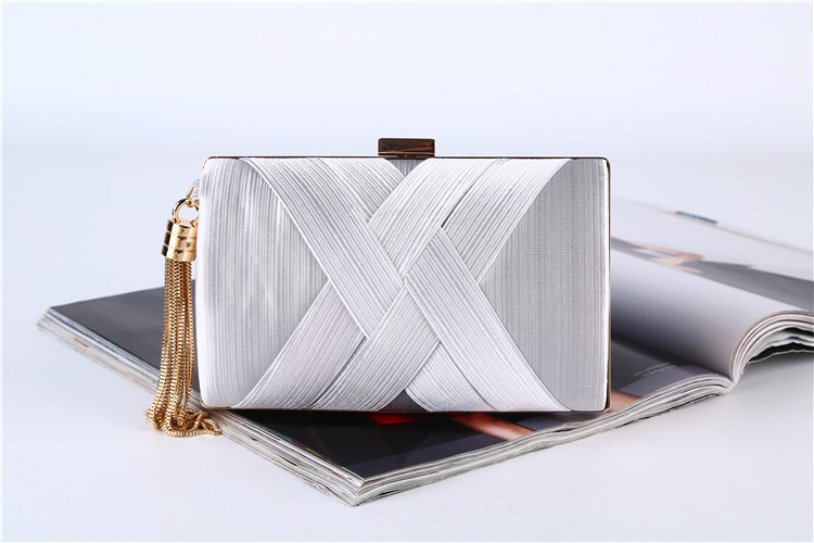 晚宴包真丝晚装包流苏吊坠手拿包丝绸宴会包厂家直销现货