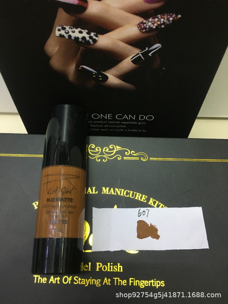 L.A粉底液粉质细腻上妆超浮贴遮瑕L.A Liquid Foundation