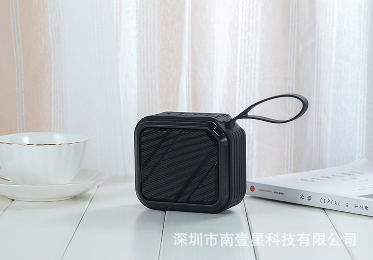 BS31D无线蓝牙音箱7级防水低音炮户外便捷手提式方形音箱