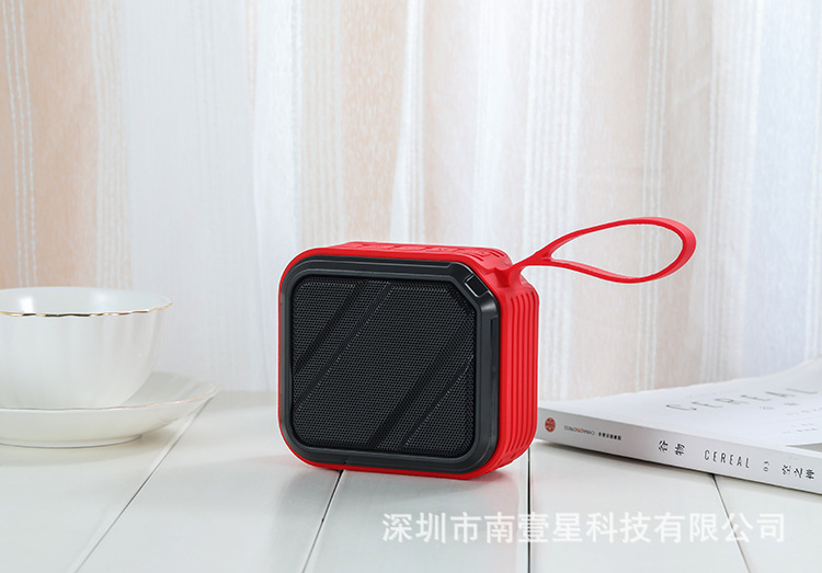 BS31D无线蓝牙音箱7级防水低音炮户外便捷手提式方形音箱