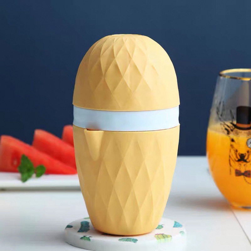 Manual juicer fruit orange lemon juice separation juice cup multi-function juice cup portable small cup