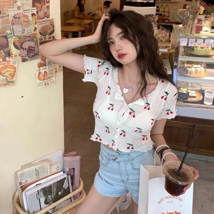 【chunyu】✨ 樱桃冰丝短袖t恤女夏薄款设计感小众辣妹短款  8852