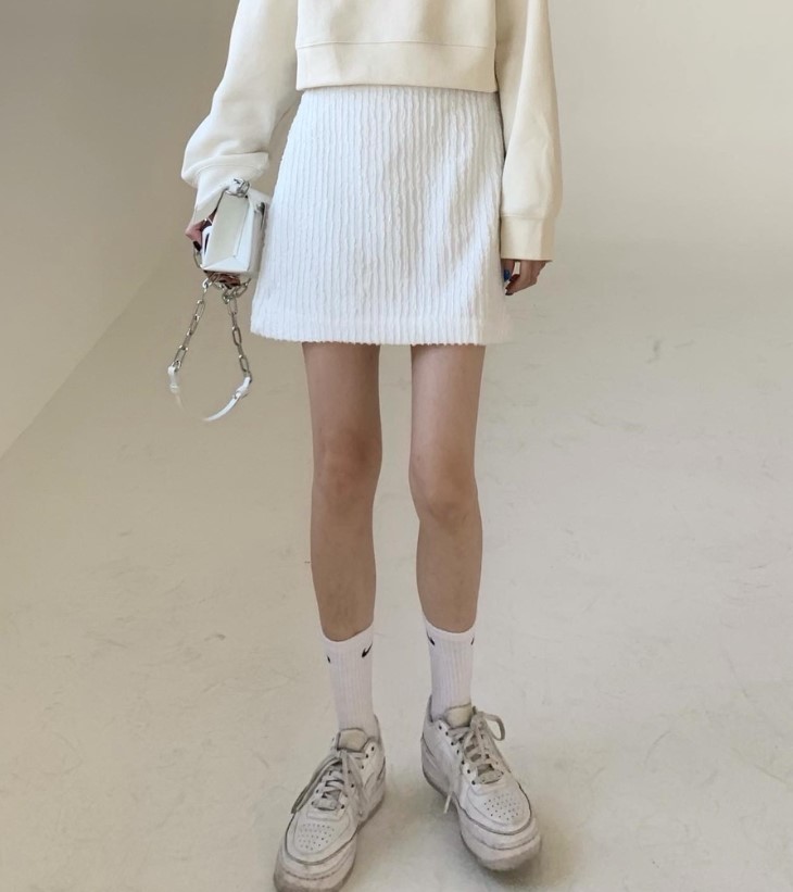 Chunyu✨灯芯绒面料 A 字短裙。 灯芯绒半身裙A字款21019#