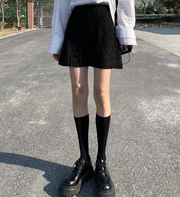 Chunyu✨灯芯绒面料 A 字短裙。 灯芯绒半身裙A字款21019#