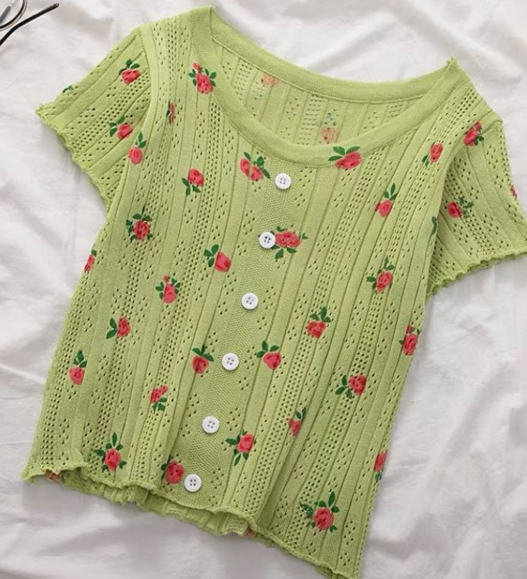 Chunyu✨可爱玫瑰花图案装饰针织衫 B123