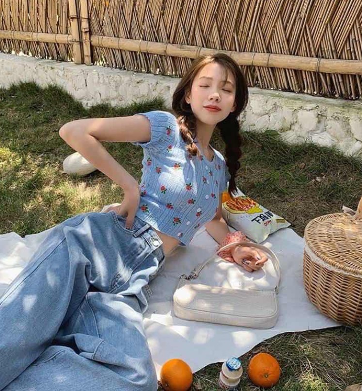 Chunyu✨可爱玫瑰花图案装饰针织衫 B123