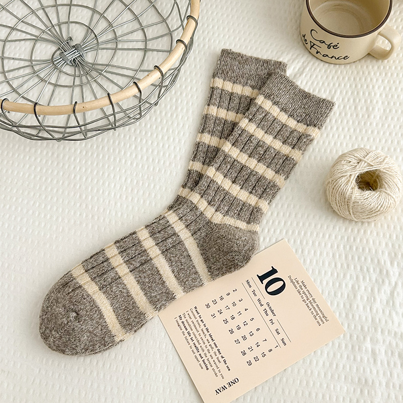 60g羊毛袜子女秋冬中筒袜女士冬季加厚保暖地板袜诸暨女袜羊绒袜