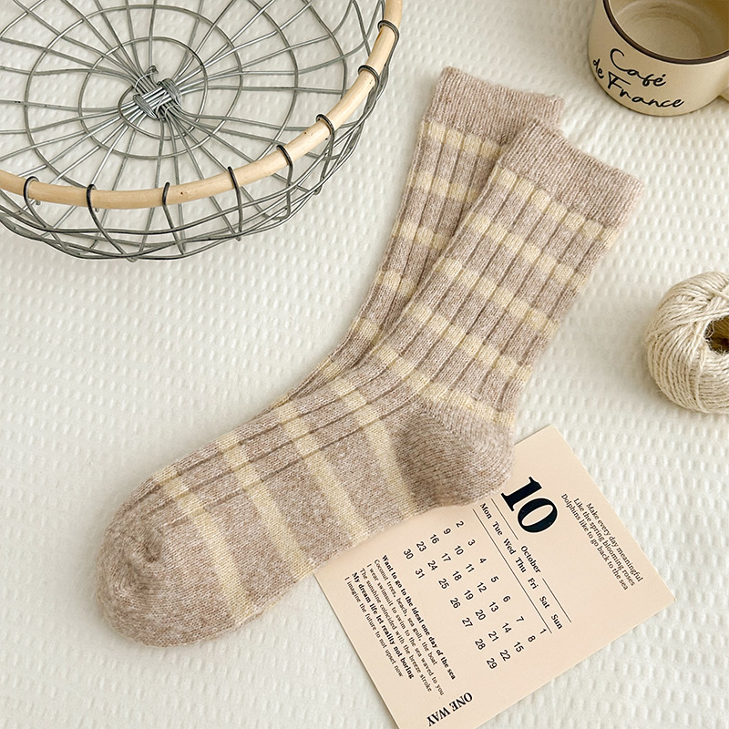 60g羊毛袜子女秋冬中筒袜女士冬季加厚保暖地板袜诸暨女袜羊绒袜