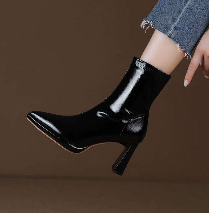 French pointed patent leather thin boots fall/winter 2025 new versatile pure color waterproof platform thick heel Martin boots