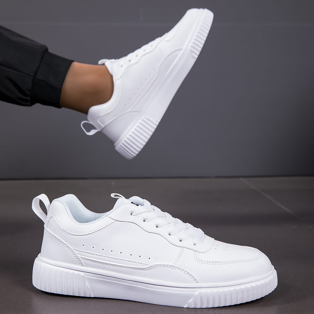 Women's White Platform Sneakers, Casual Low Top Skate Shoes, Lightweight Comfortable Walking Shoes for Women