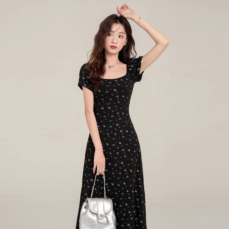 French-style floral short-sleeve dress, summer 2025 new women's fashion, black, slim-fitting, flattering, elegant mid-length dress