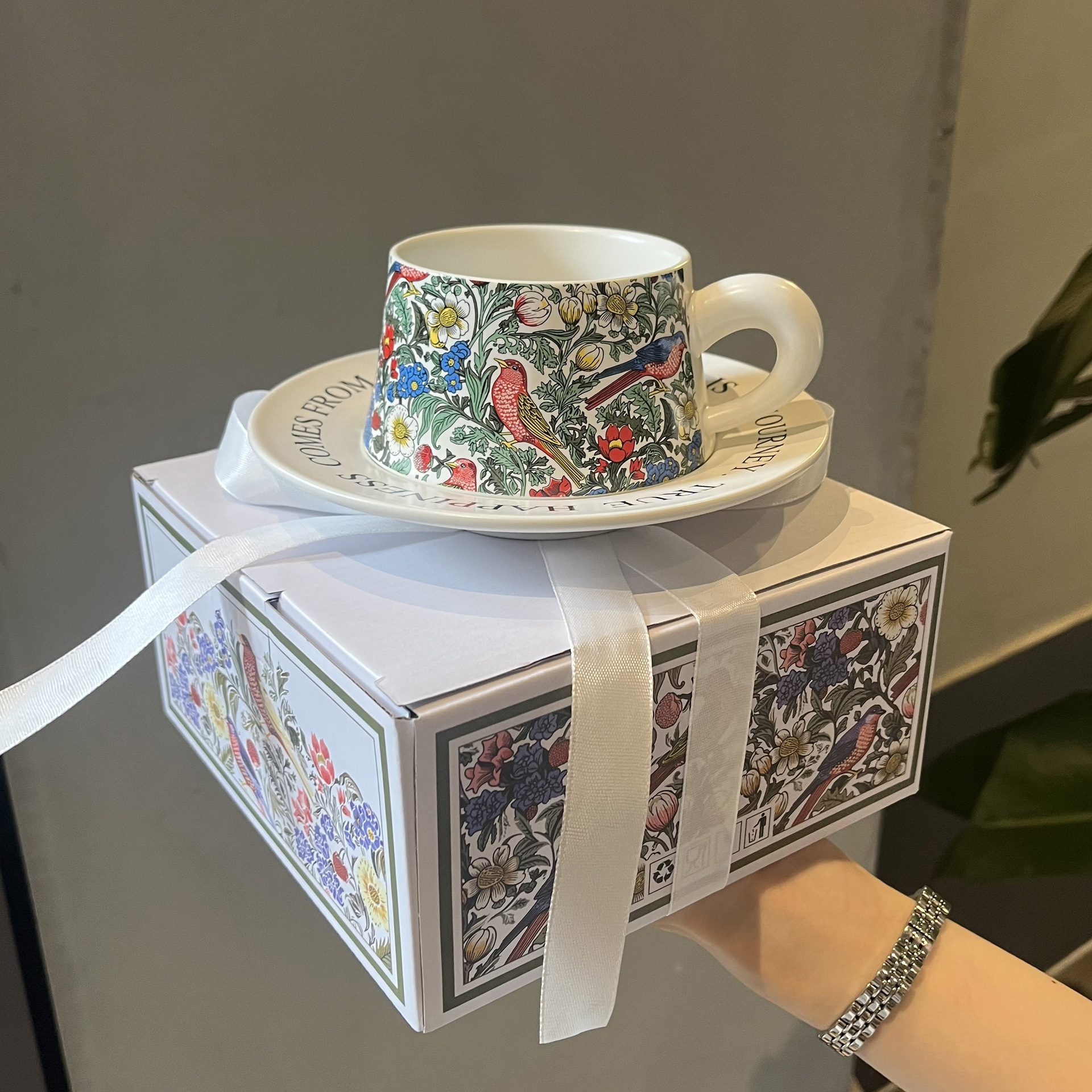 礼品伴手礼莫里斯风设计师合作款原创活动礼物画复古花鸟咖啡杯碟