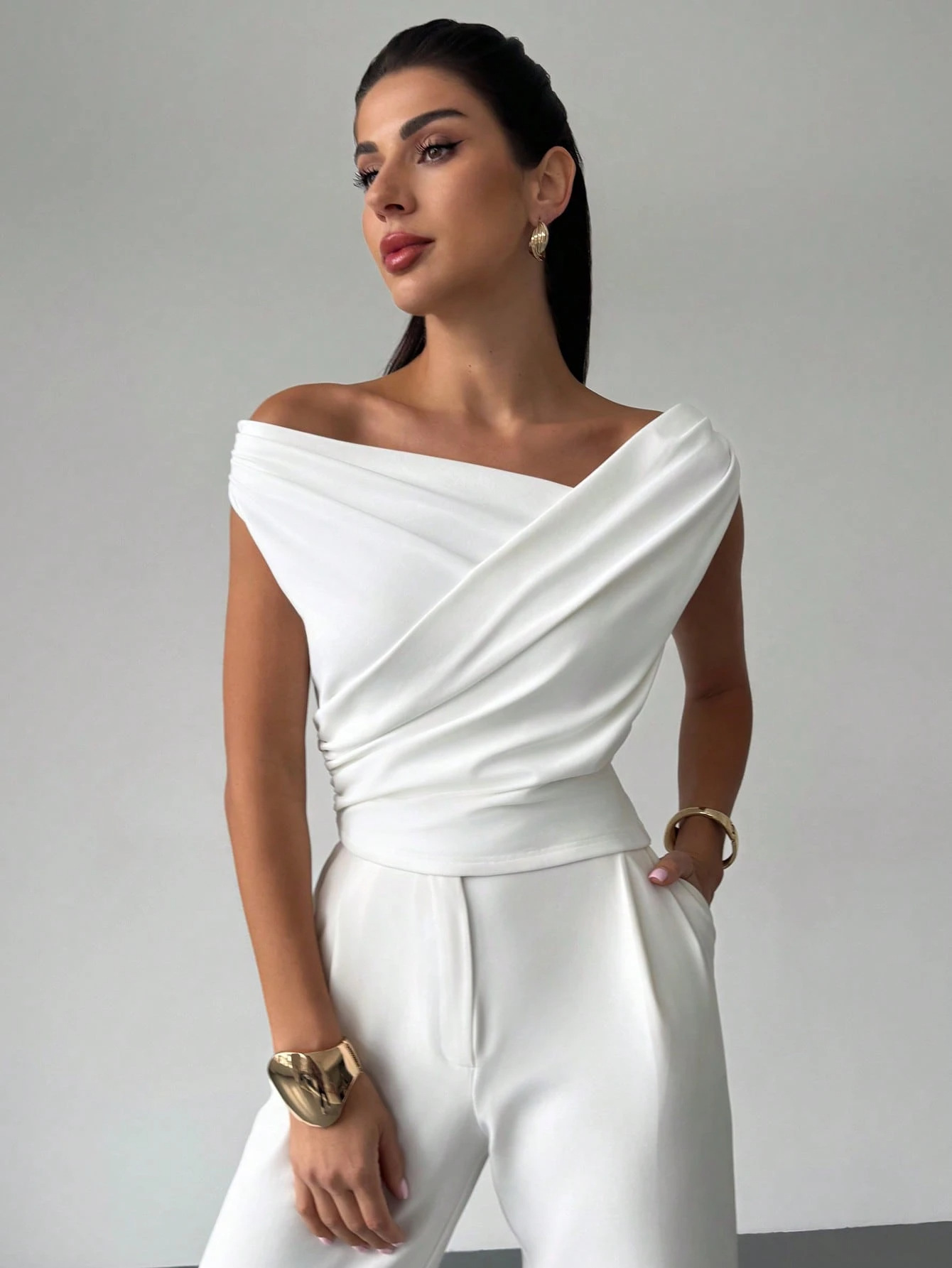 2026 European and American cross-border solid color sleeveless T-shirt women's simple style inclined shoulder slim sleeveless short top