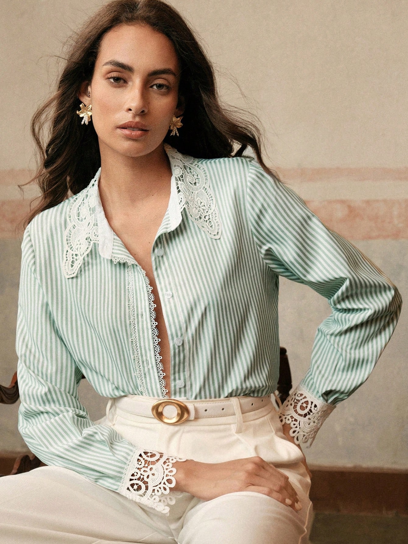 高级感时尚条纹女士优雅拼接花边装饰衬衫