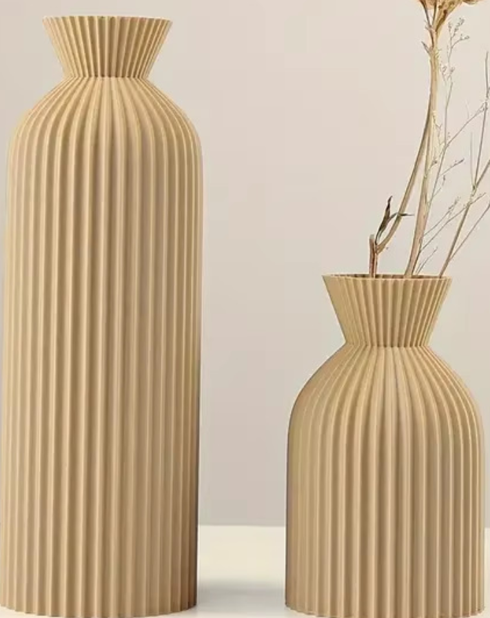 1件竖纹高低花瓶套装 适用于简约莫兰迪风桌面花艺装饰场景