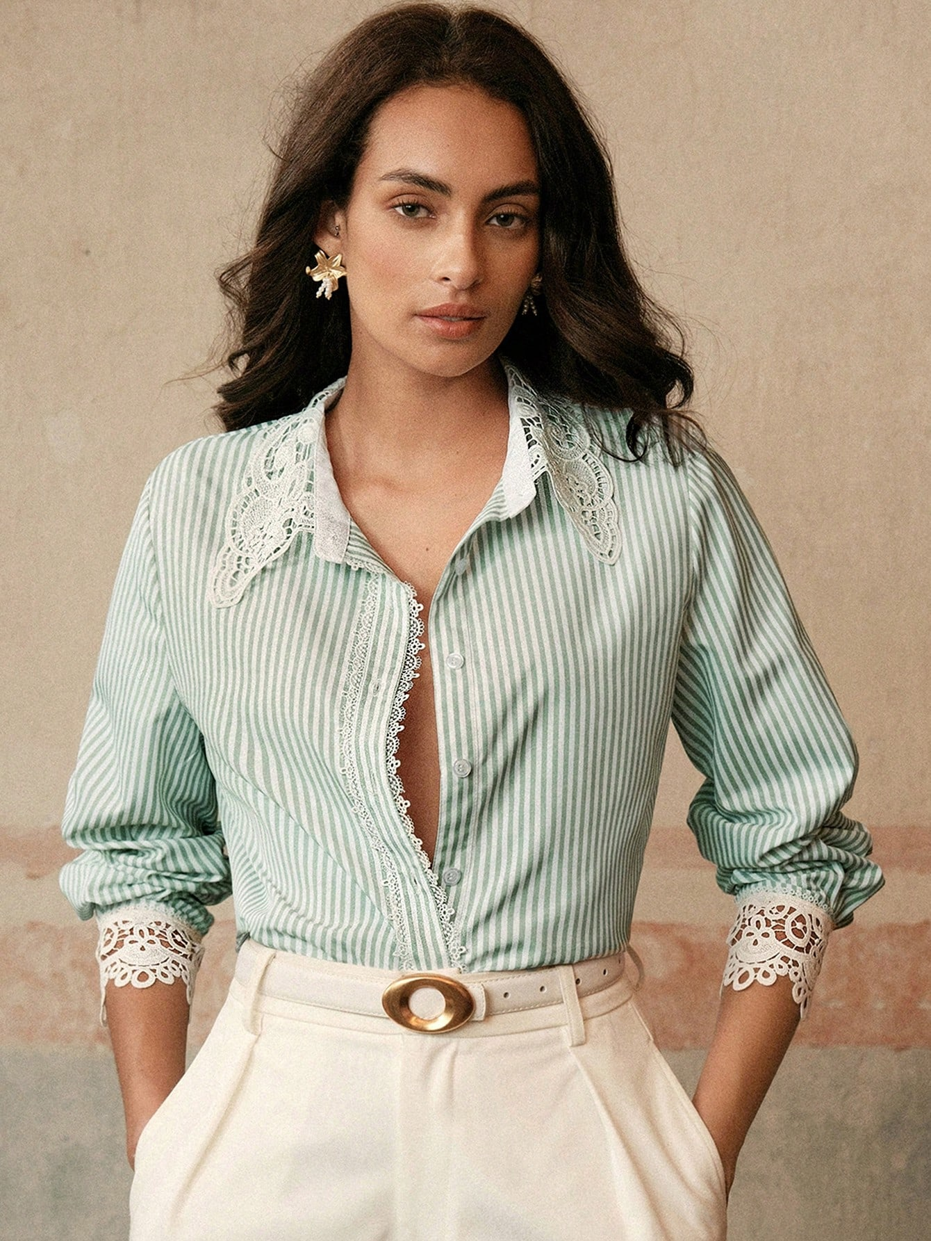 High-end fashionable striped women's elegant stitching lace decorative shirt