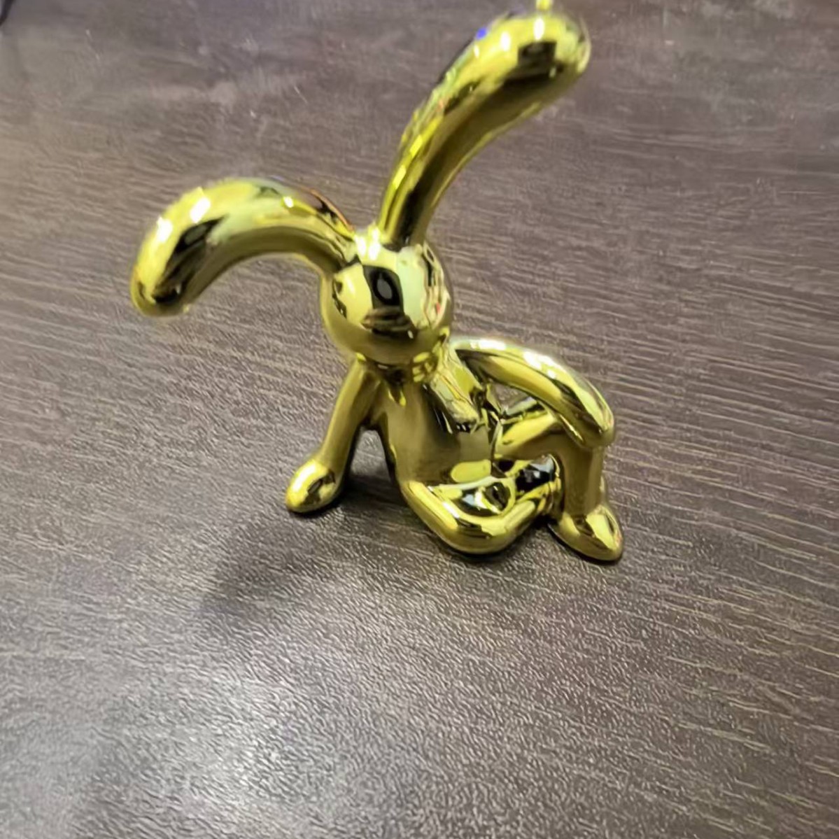 高级感现代电镀创意兔子床头柜摆件轻奢客厅潮玩车载电视柜纸巾盒