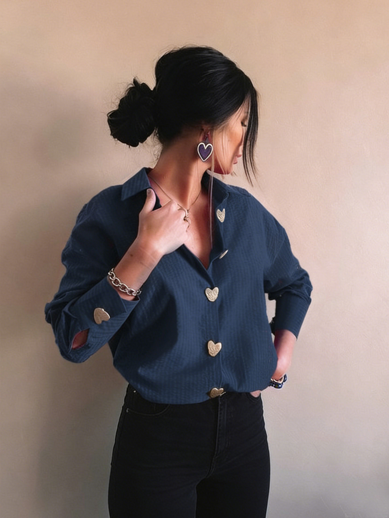 Fashion Women's elegant casual simple daily commuting blue striped heart-shaped button basic shirt, elegant party shirt, heart-shaped button shirt, women's four seasons shirt