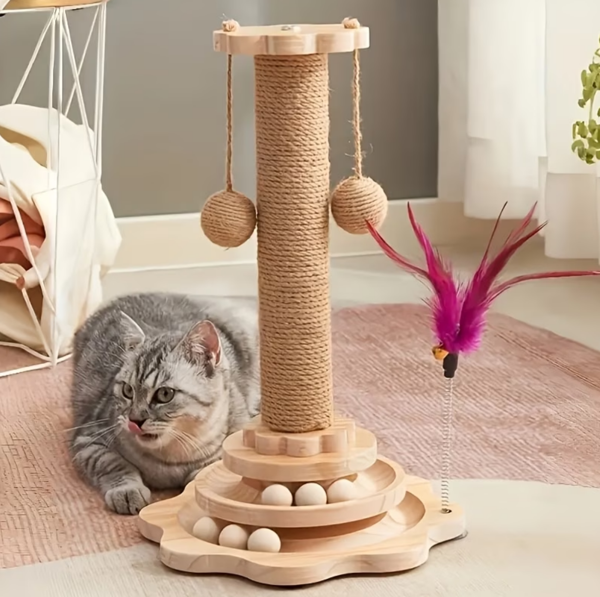四合一高型木制猫抓柱，配有两层结构的猫爬塔；适合小猫使用的多层猫树，可用于满足猫咪的攀爬需求，同时也可作为猫抓柱使用。