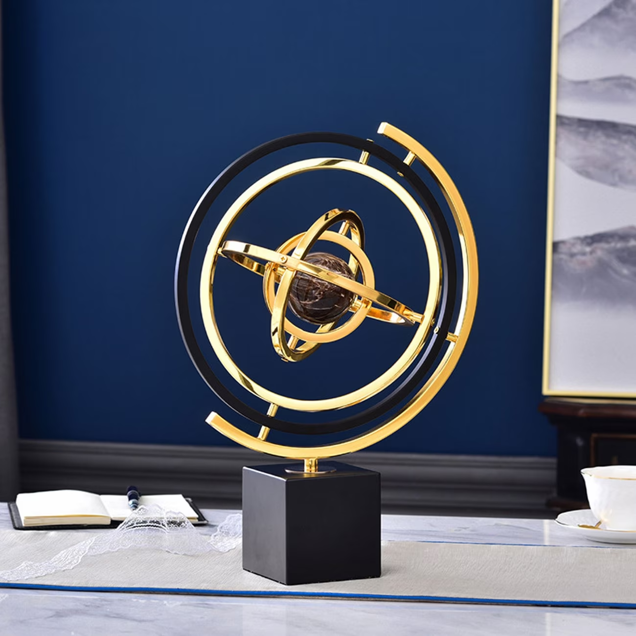 Luxury metal globe ornaments-modern desktop decorations, suitable for home, office, study, preferred Christmas gifts