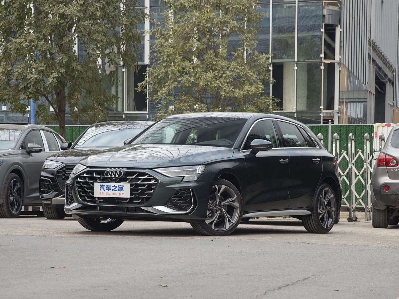 奥迪A3 2025款Sportback 35TFSI 飞驰享悦型，汽油车，FOB宁波，最小起订量：3-4件（一个40英尺高柜集装箱）（可混合包装），新车