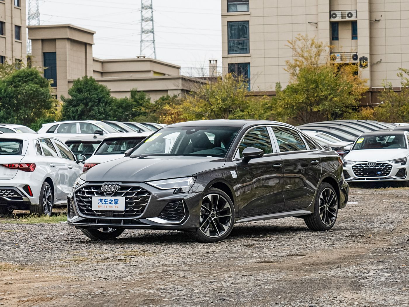 奥迪A3 2025款 A3L Limousine 35TFSl 飞驰尊享型，汽油车，FOB宁波，最小起订量：3-4件（一个40英尺高柜集装箱）（可混合包装），新车