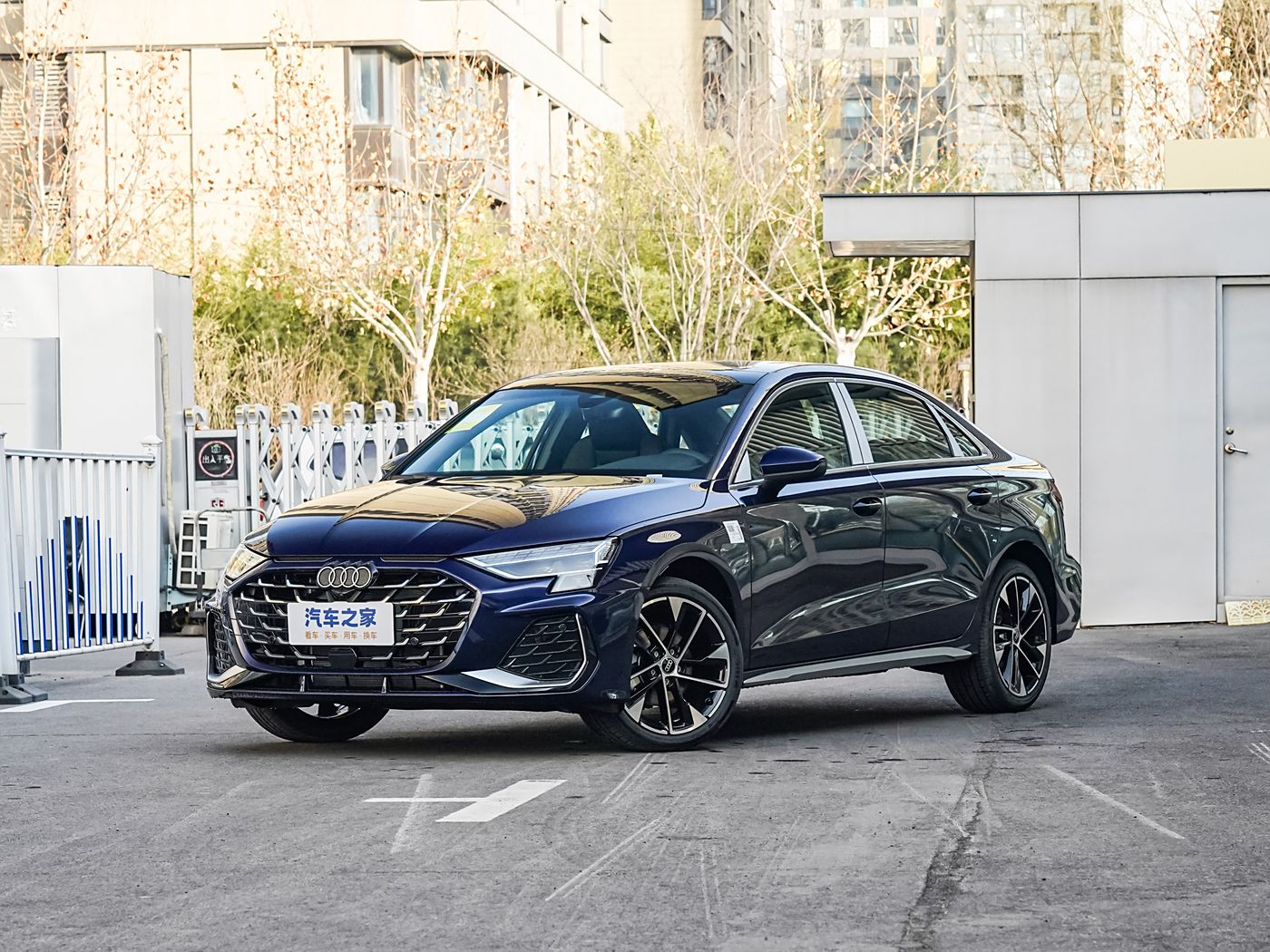 奥迪A3 2025款 A3L Limousine 35TFSl 飞驰尊享型，汽油车，FOB宁波，最小起订量：3-4件（一个40英尺高柜集装箱）（可混合包装），新车