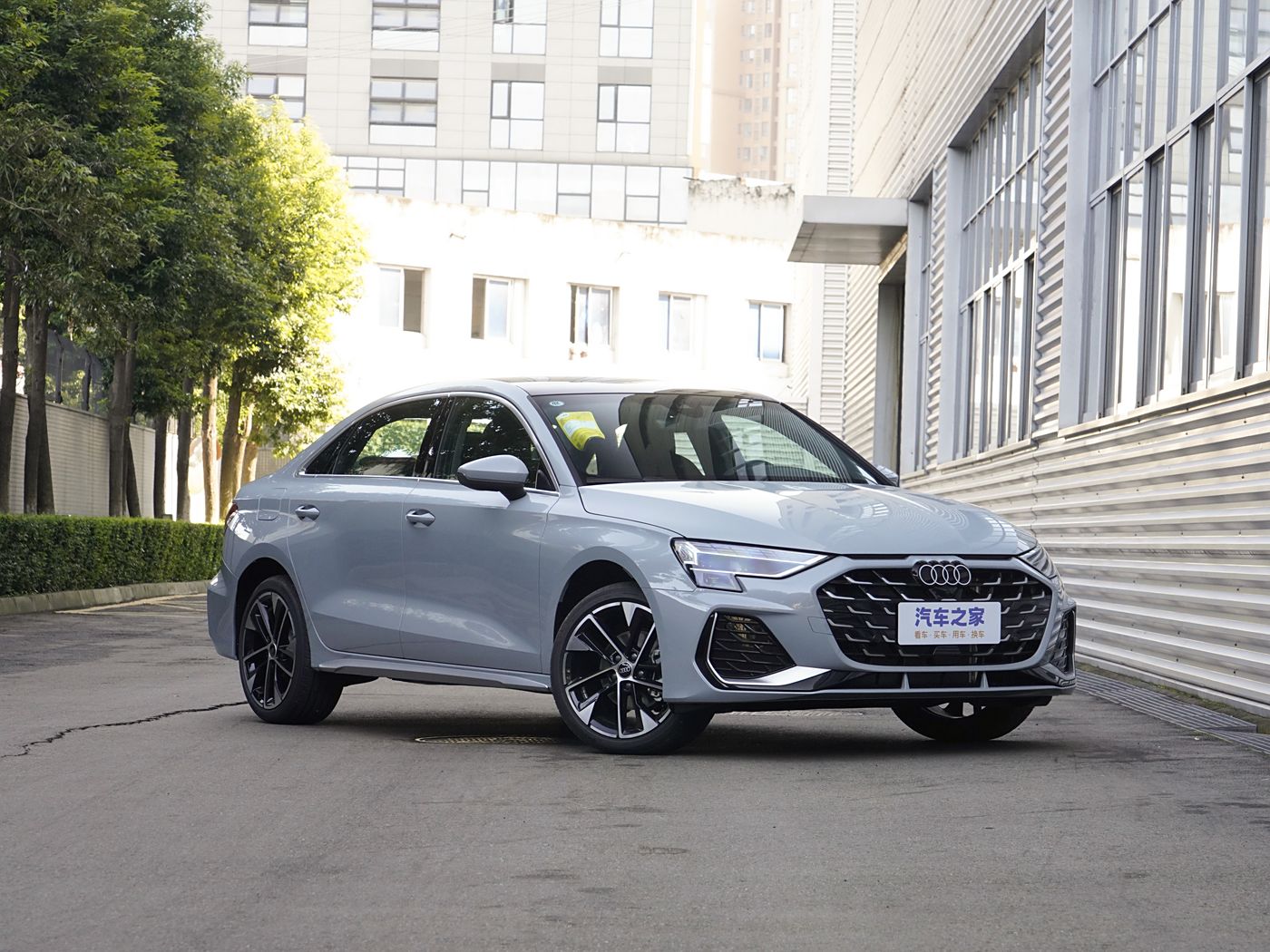 奥迪A3 2025款 A3L Limousine 35TFSl 飞驰尊享型，汽油车，FOB宁波，最小起订量：3-4件（一个40英尺高柜集装箱）（可混合包装），新车