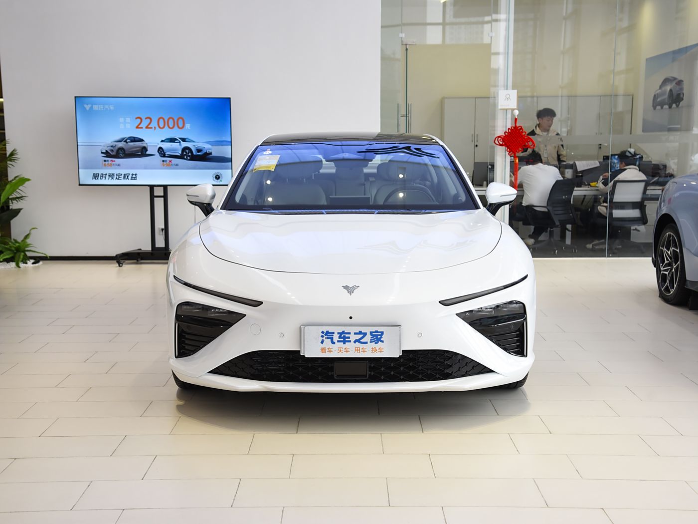 哪吒S 2024款 纯电520km 后驱AR-HUD版 FOB宁波，最小起订量：3-4 件（一个40 英尺高柜集装箱）（可混合包装），新车