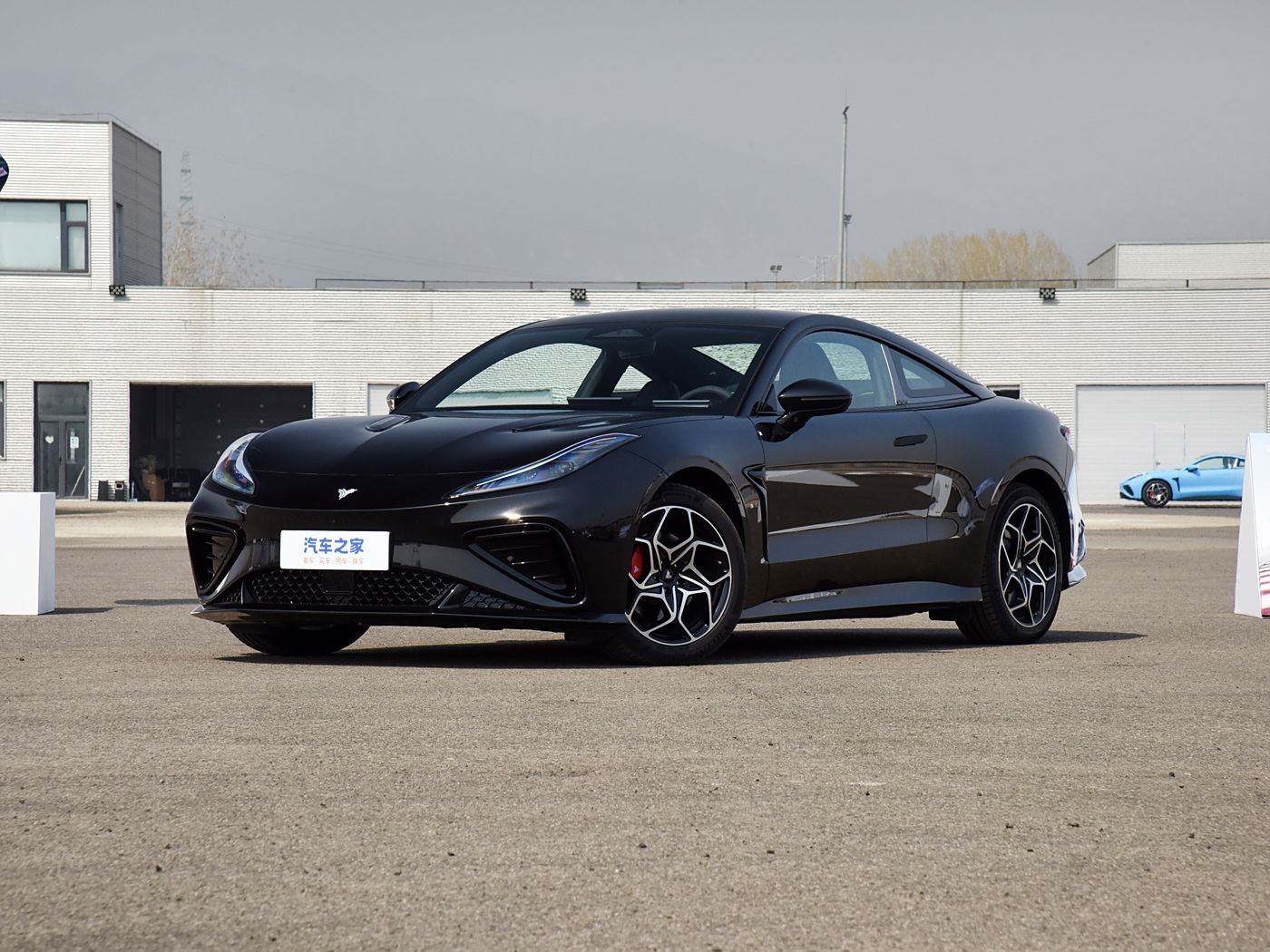 哪吒GT 2023款 纯电动 580 AWD FOB宁波，最小起订量：3-4 件（一个40 英尺高柜集装箱）（可混合包装），新车