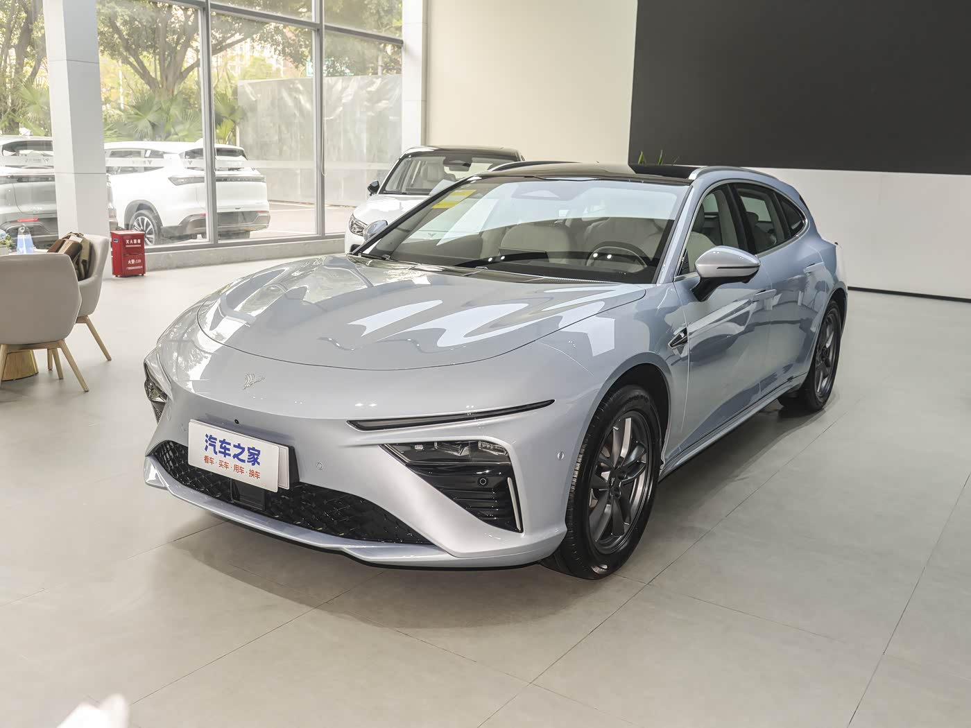 哪吒S猎装 2024款 纯电510 标准版 FOB宁波，最小起订量：3-4 件（一个40 英尺高柜集装箱）（可混合包装），新车