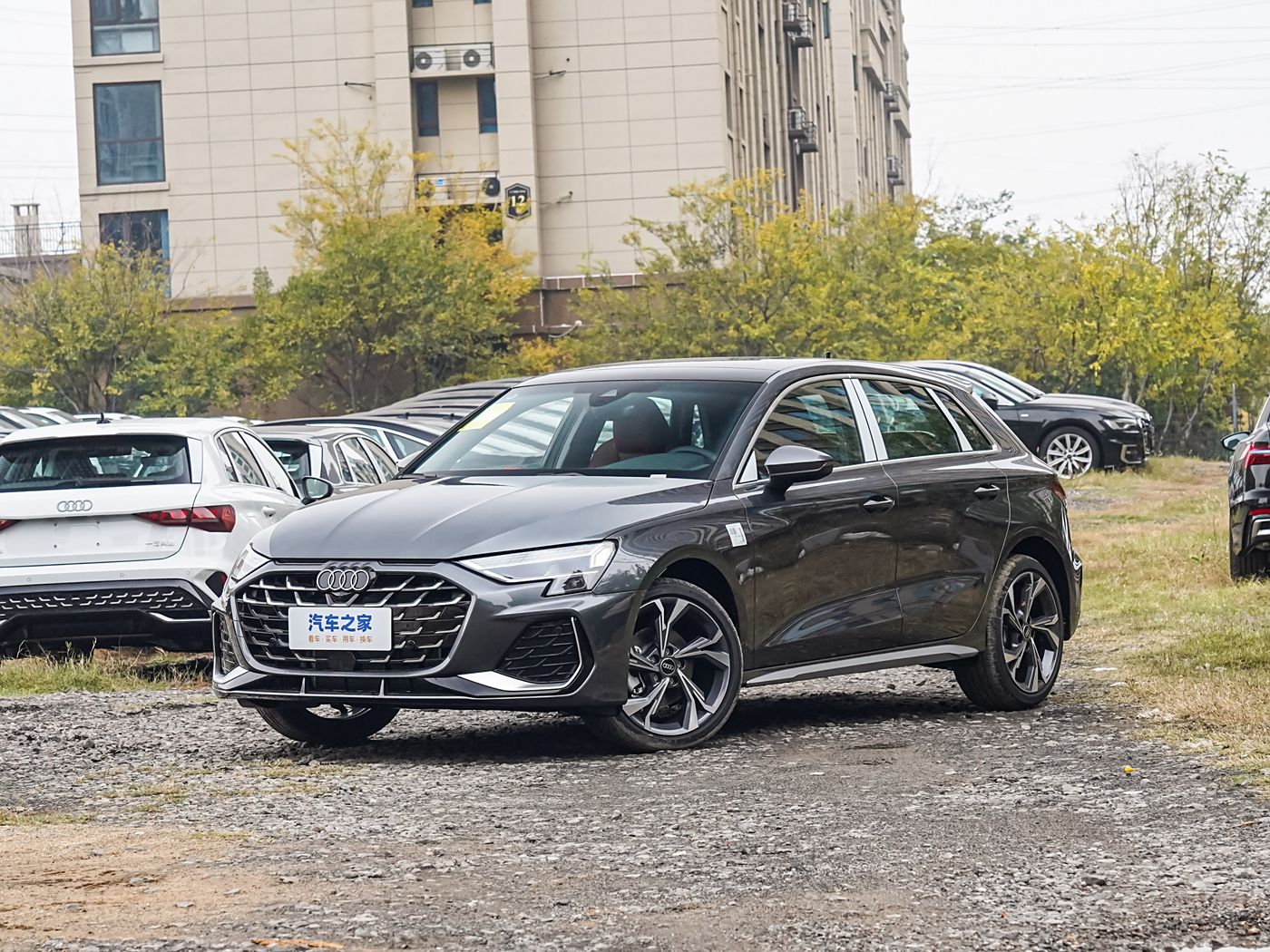 奥迪A3 2025款 Sportback 35TFSI飞驰尊享型，汽油车，FOB宁波，最小起订量：3-4件（一个40英尺高柜集装箱）（可混合包装），新车