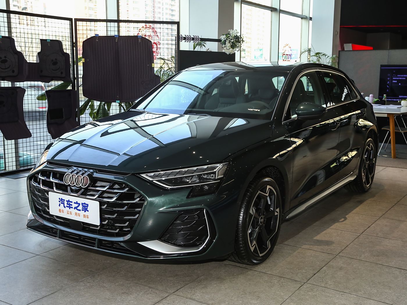 奥迪A3 2025款 Sportback 35TFSI飞驰尊享型 +豪华臻选包，汽油车，FOB宁波，最小起订量：3-4件（一个40英尺高柜集装箱）（可混合包装），新车