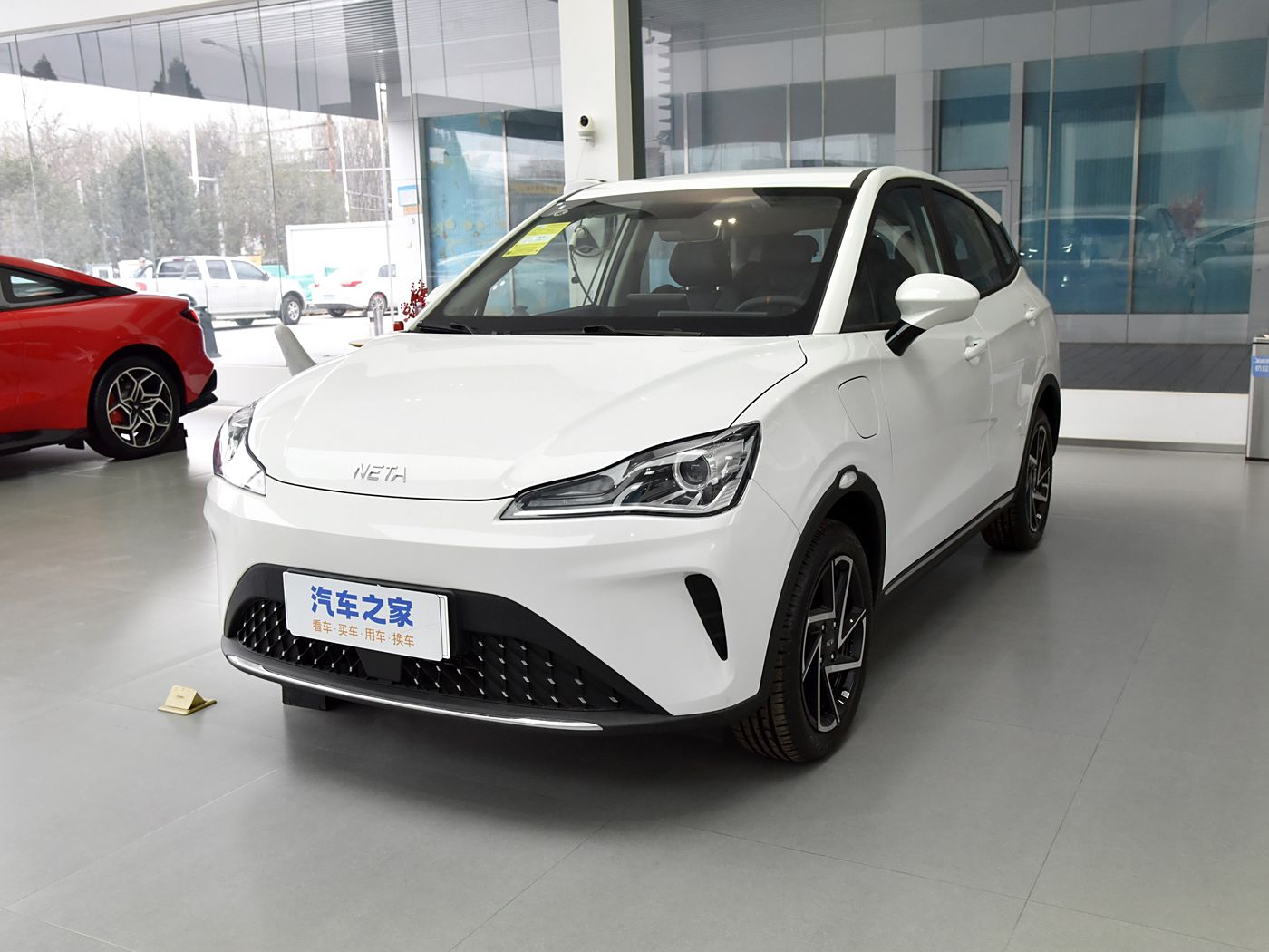 哪吒AYA 2023款 纯电动 改款401 Lite FOB宁波，最小起订量：3-4 件（一个40 英尺高柜集装箱）（可混合包装），新车