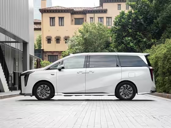 传祺向往M8-2025款-乾崑系列-Ultra-头等舱-FOB宁波，最小起订量：3-4 件（一个40 英尺高柜集装箱）（可混合包装），新车