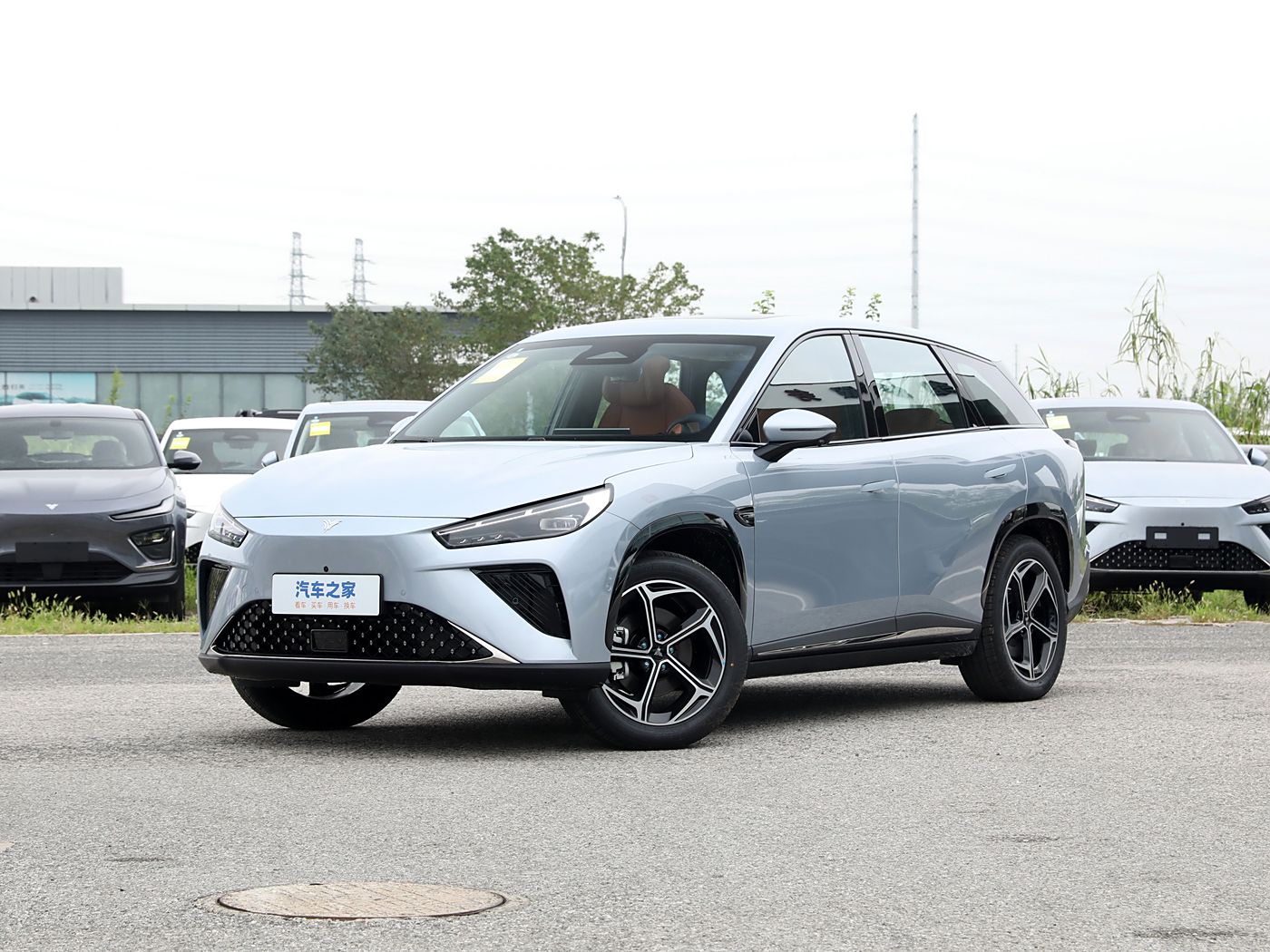 哪吒L 2024款 纯电 510闪充PRO版 FOB宁波，最小起订量：3-4 件（一个40 英尺高柜集装箱）（可混合包装），新车